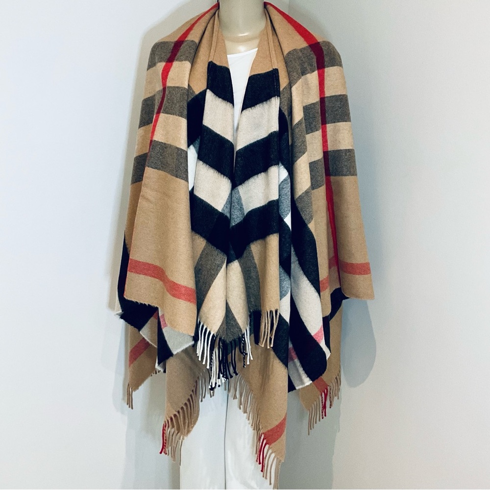 BURBERRY LONDON CHECK CASHMERE / MERINO WOOL CAPE. - Picture 2 of 7